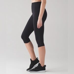 LULULEMON Black Squad Goals Crop Leggings Size 4